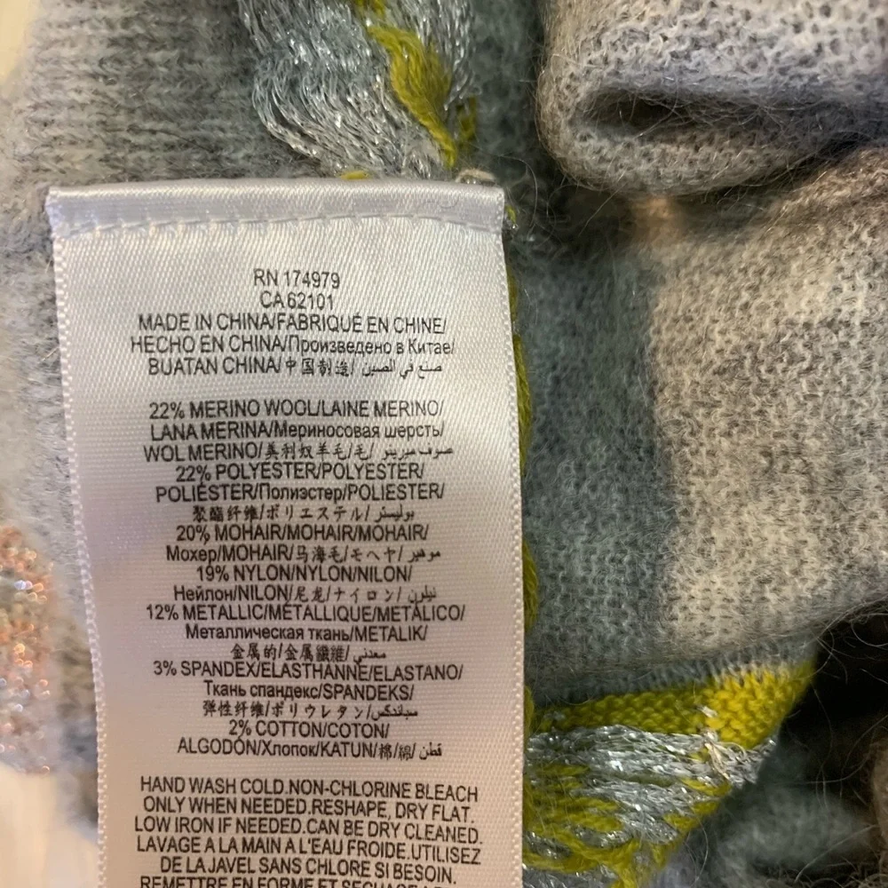 BCBG maxazria Grey and colorful cozy christmas sweater size XXS NWT